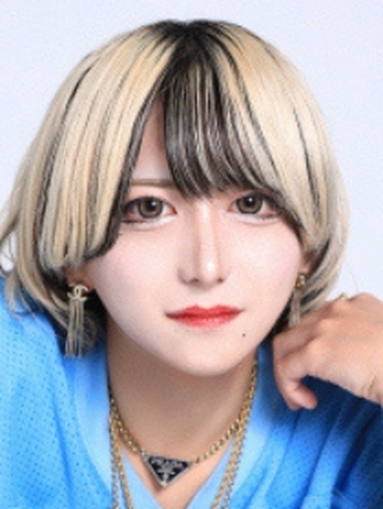 豹牙ひなた